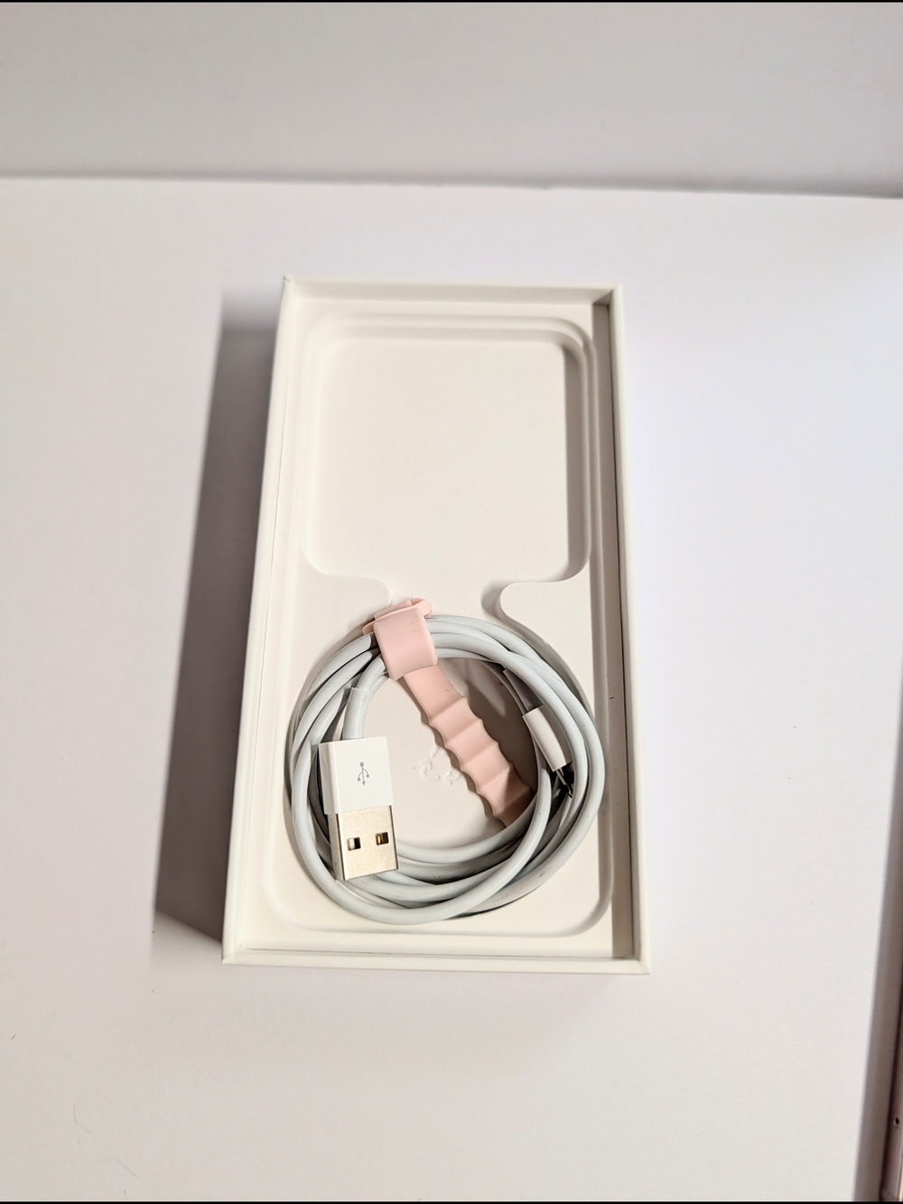 Pink Apple iPhone 13 mini 128 GB UNLOCKED Good condition Charger And Case - Picture 4 of 13